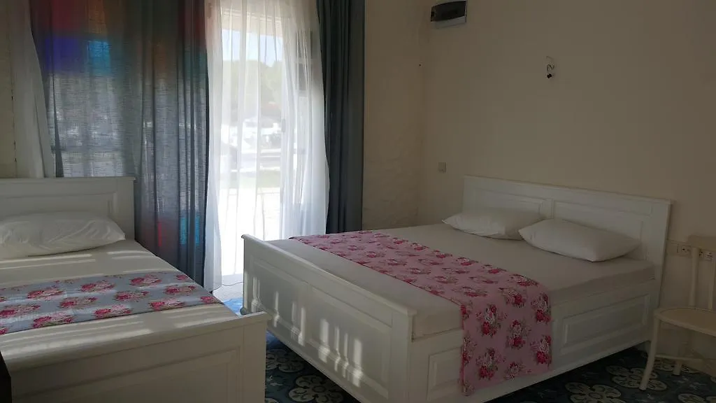 Yali Pansiyon Ilica Alaçatı Oda ve Kahvaltı